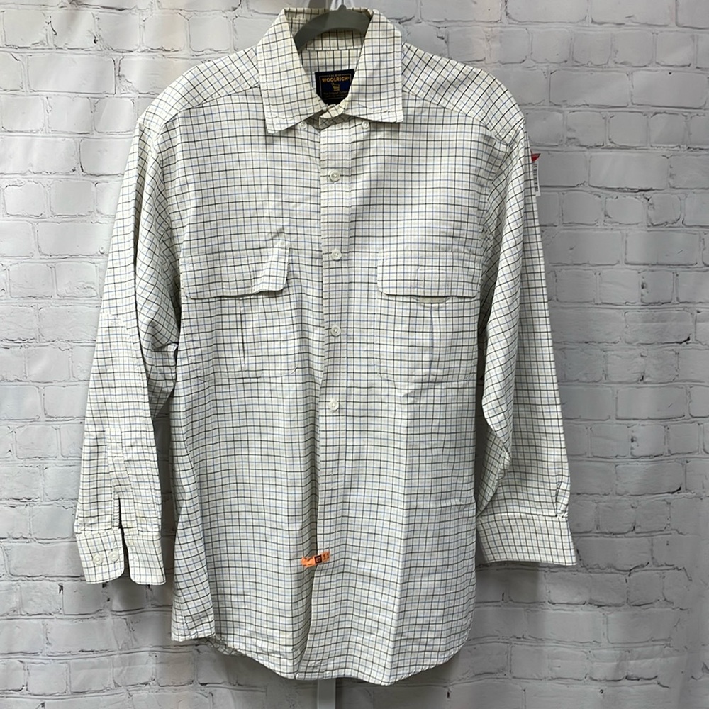 Woolrich plaid long sleeve button front with pockets medium shirt